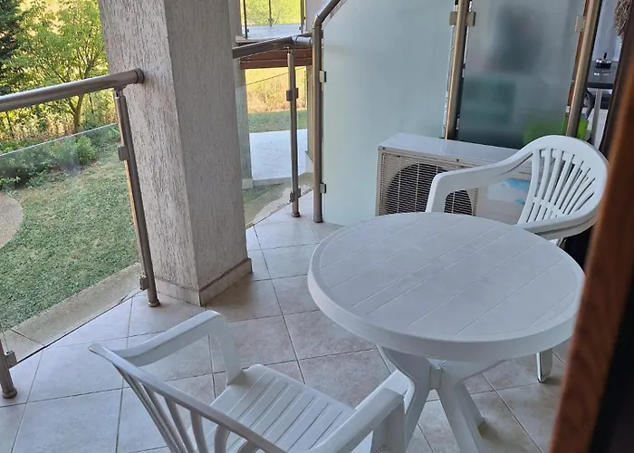 July Morning Seaside * Kavarna